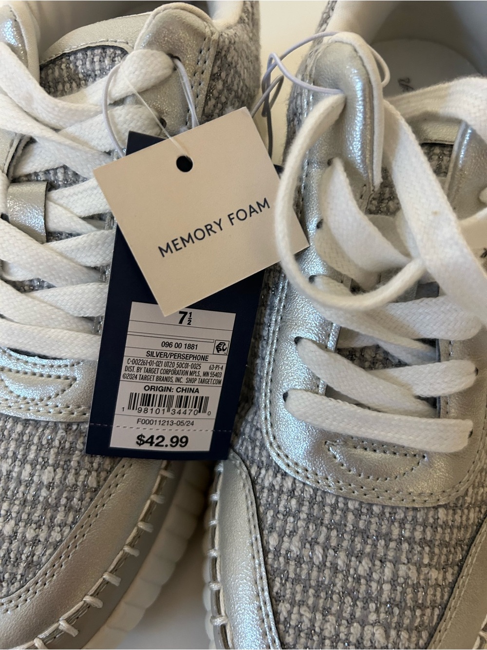 Universal Thread Silver Gray Textured Platform Sneakers - Picture 6 of 6